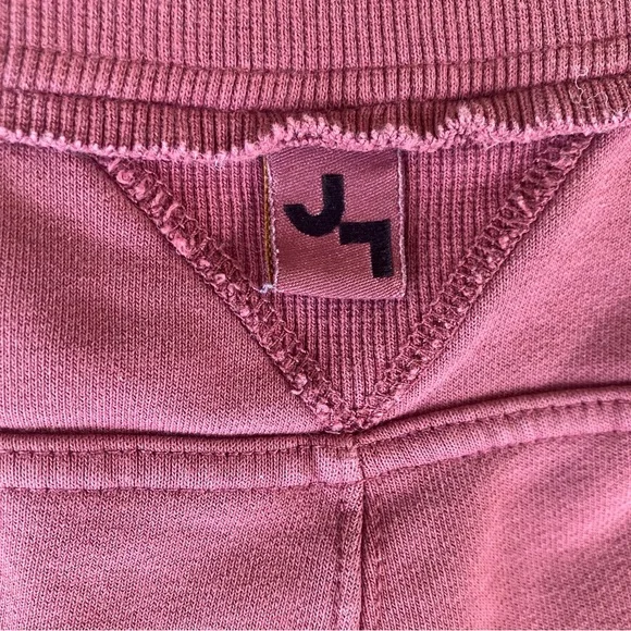 Women's Casual Burgundy Shorts - Picture 5 of 6